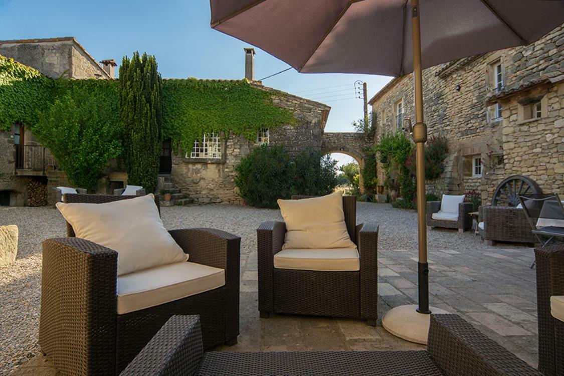 Mas De La Rivoire B&B Villevieille ภายนอก รูปภาพ