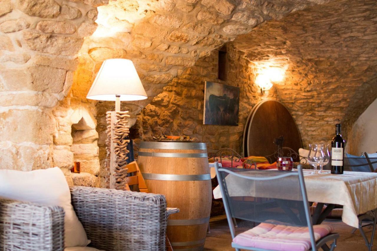 Mas De La Rivoire B&B Villevieille ภายนอก รูปภาพ