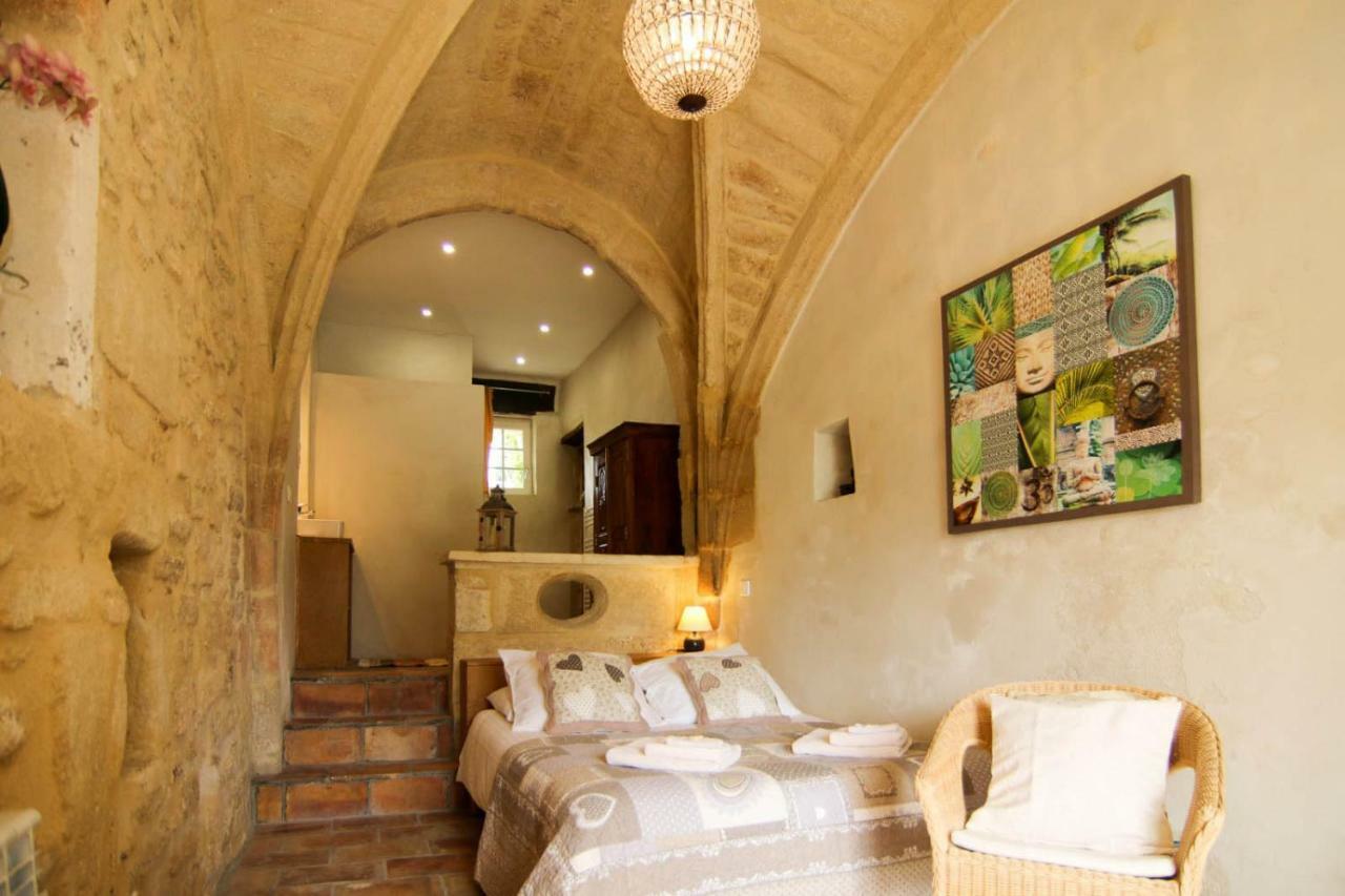 Mas De La Rivoire B&B Villevieille ภายนอก รูปภาพ